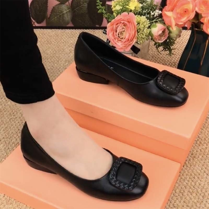 Zapatos sin cordones con suela granulada