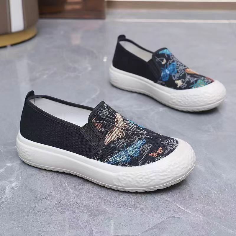 Zapatos de tacón con suela blanda y estilo étnico