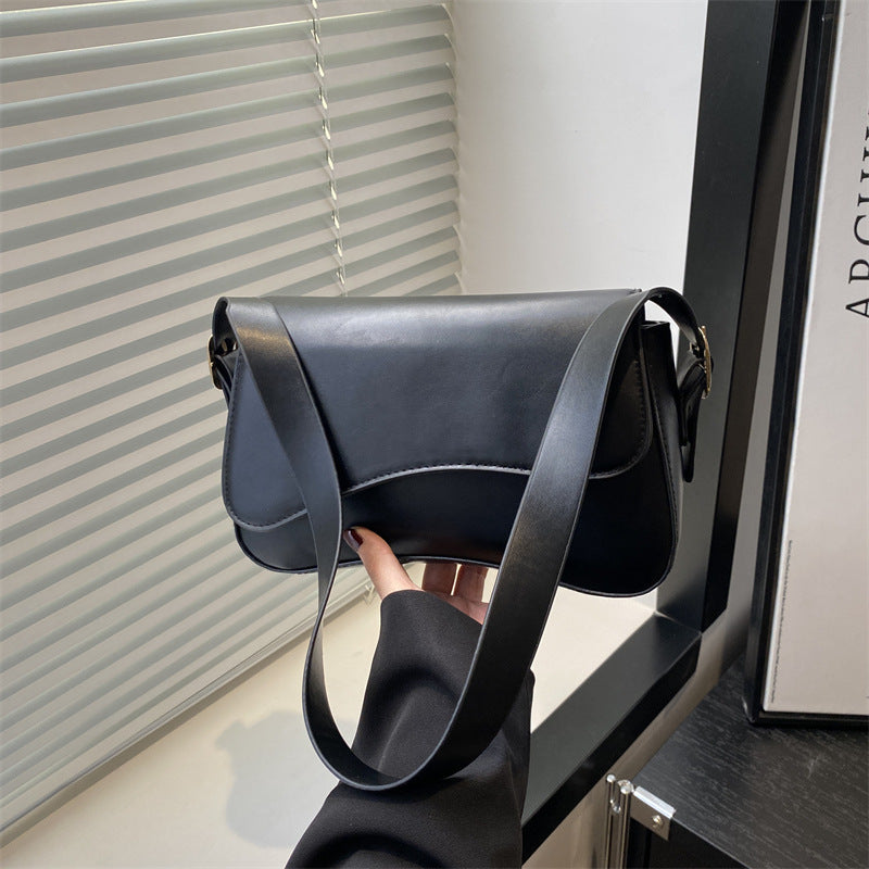 Nuevo bolso de hombro, de mano o para llevar bajo el brazo: moderno y práctico para el día a día.