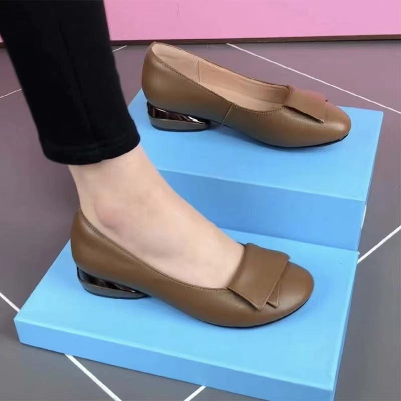 Zapatos planos de piel, de corte bajo y puntera redonda