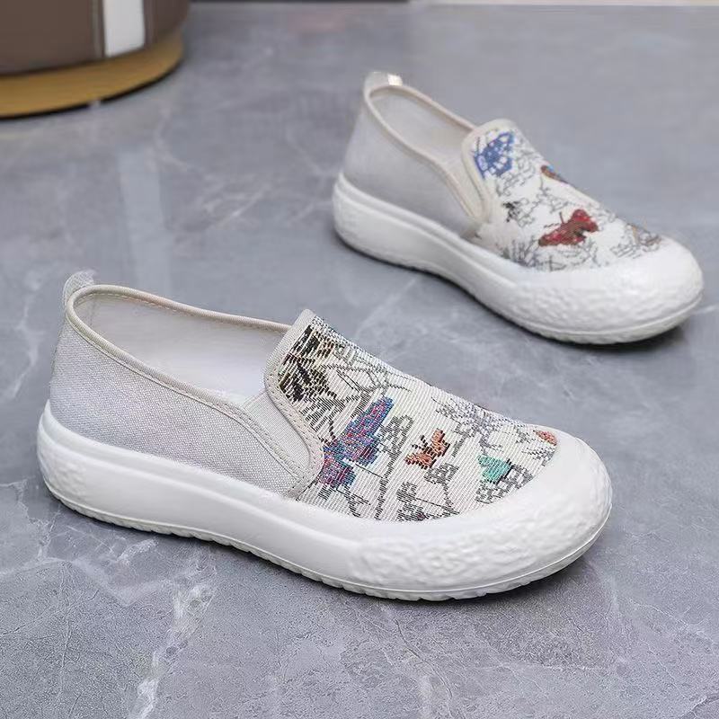 Zapatos de tacón con suela blanda y estilo étnico