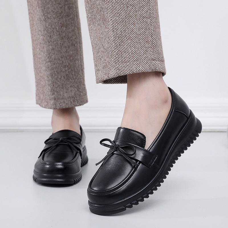 Zapatos cómodos de piel suave y suela blanda