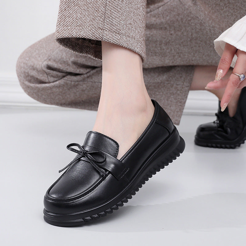 Zapatos cómodos de piel suave y suela blanda