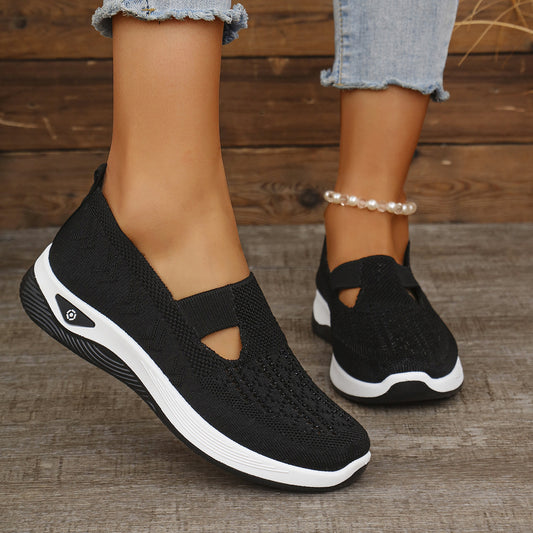 Zapatillas de malla Flyknit transpirables con diseño calado.