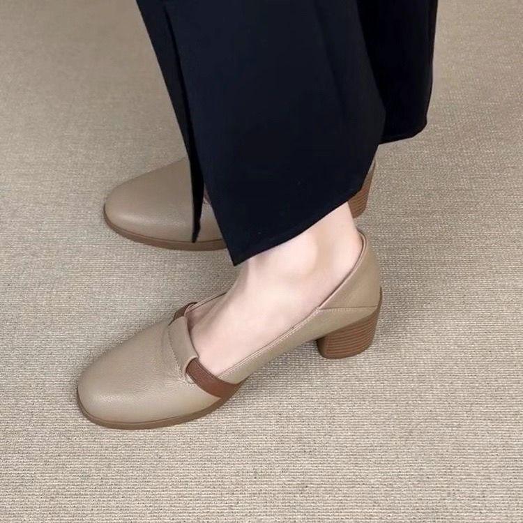 Zapatos mocasines de tacón medio