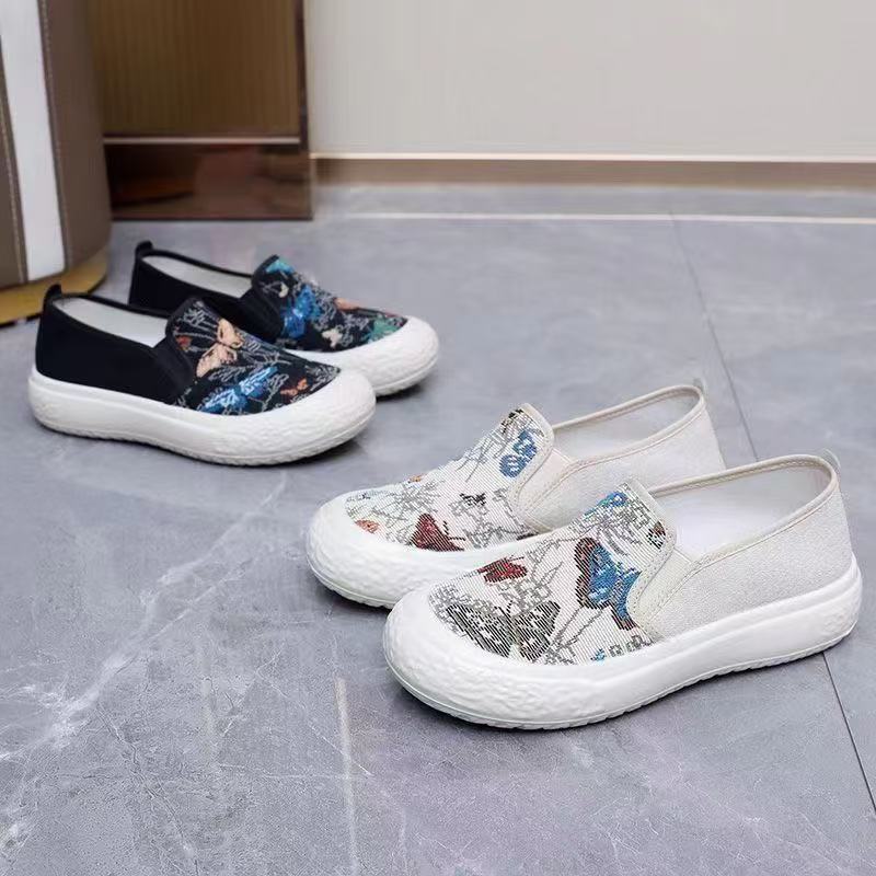 Zapatos de tacón con suela blanda y estilo étnico