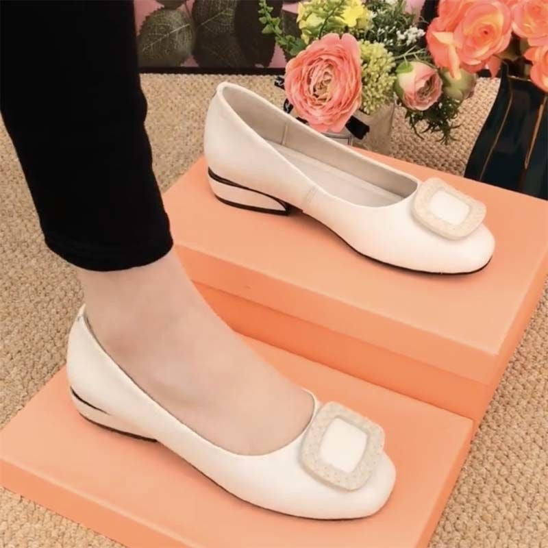 Zapatos sin cordones con suela granulada