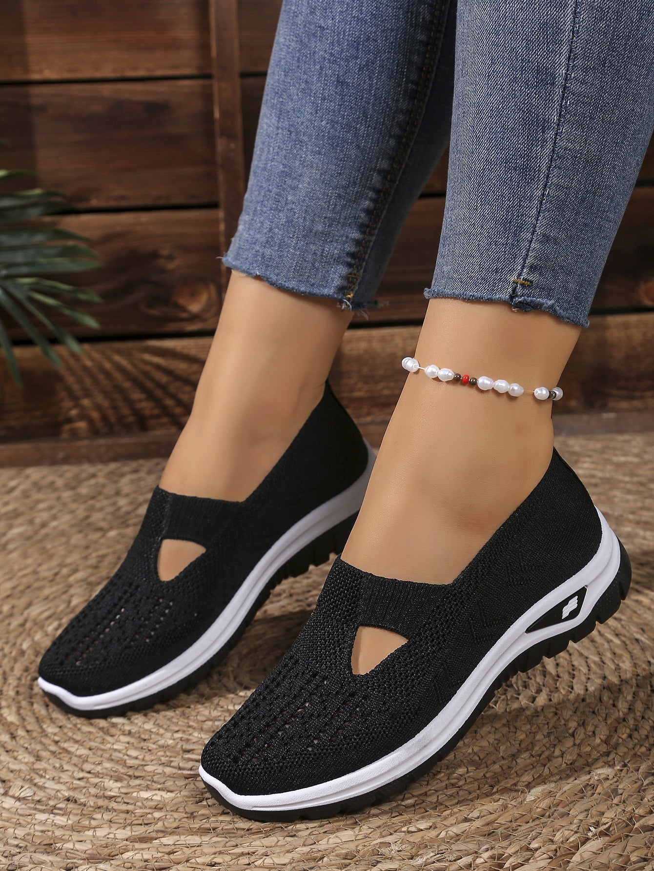 Zapatillas de malla Flyknit transpirables con diseño calado.
