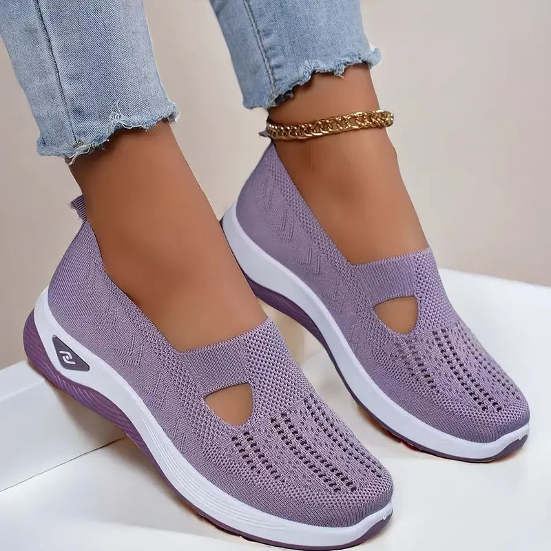 Zapatillas de malla Flyknit transpirables con diseño calado.
