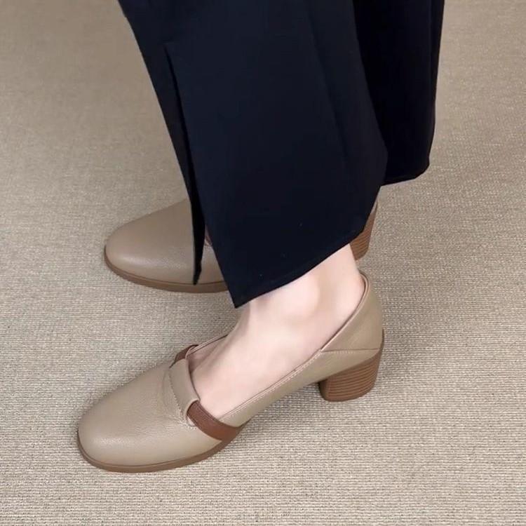 Zapatos mocasines de tacón medio